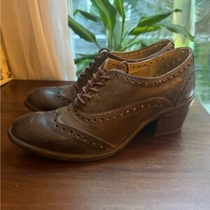 Classic Brown Women's Oxford Shoes